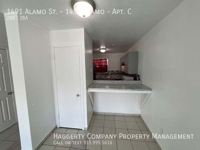 Building Photo - Condo for RENT!