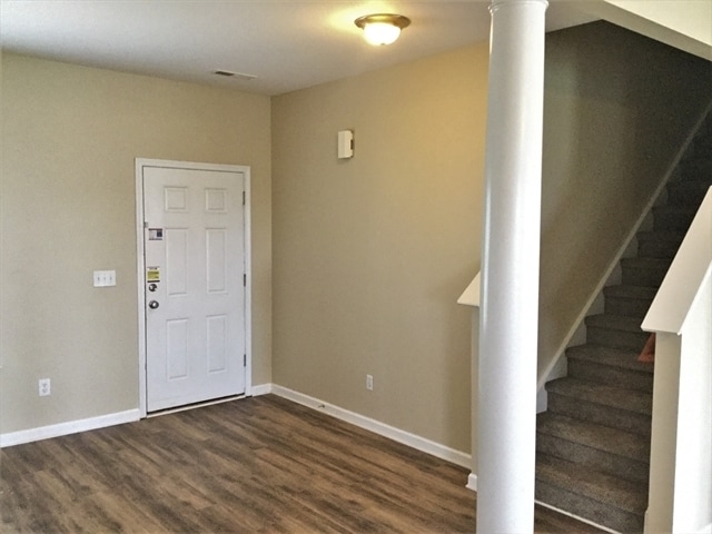 Foto del edificio - 581 Winborne Ave SW