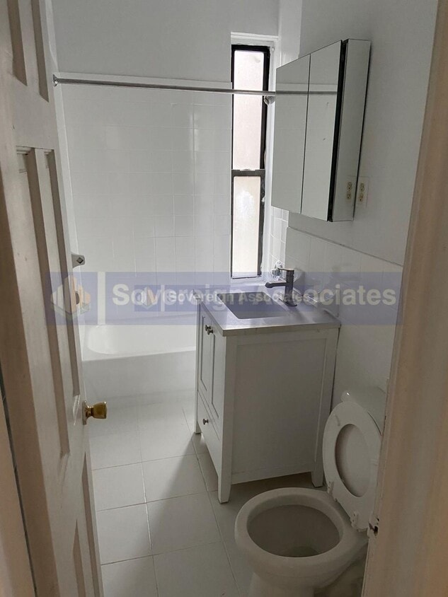 Building Photo - 41-47 Saint Nicholas Terrace