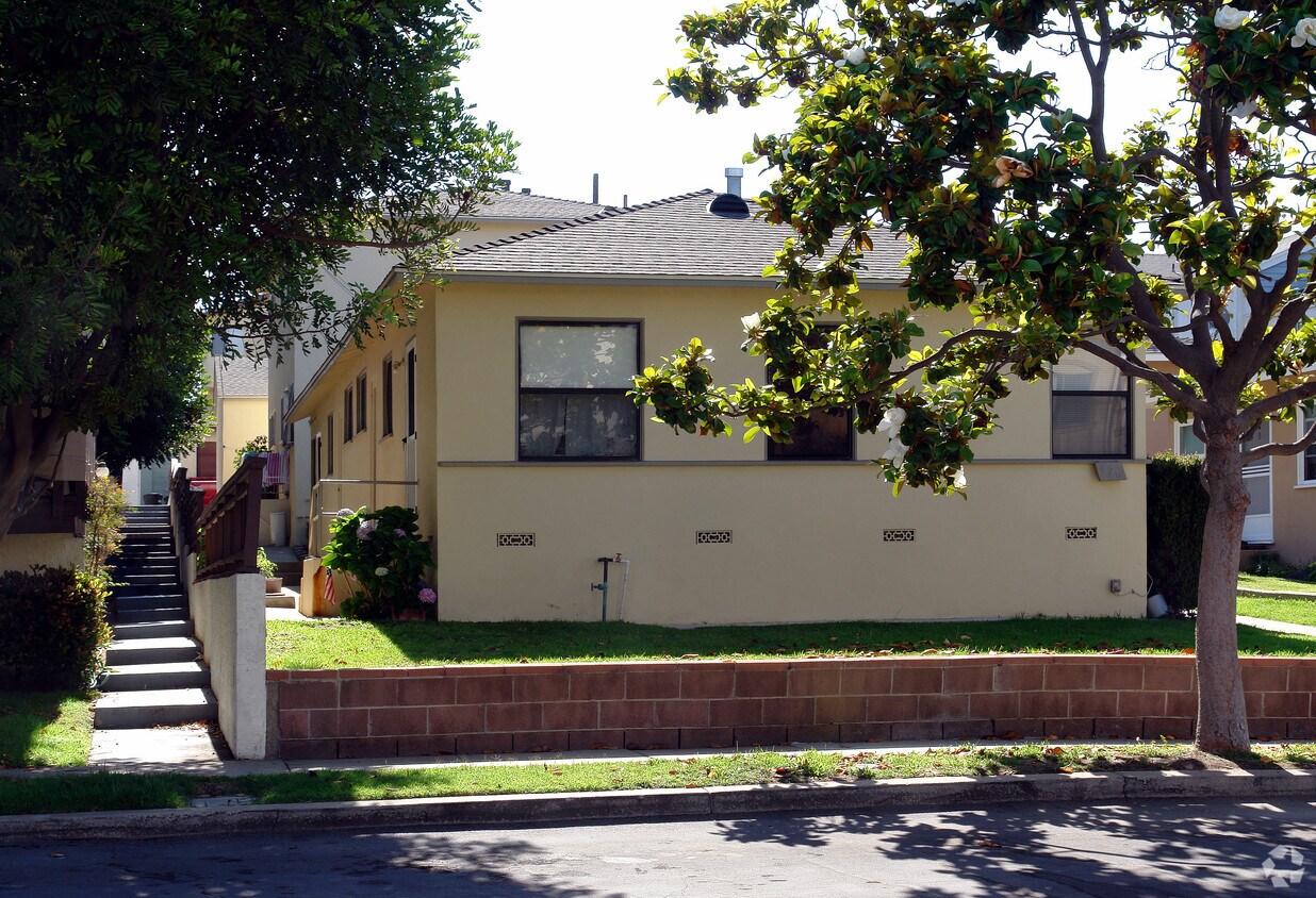 Building Photo - 426 Sierra St