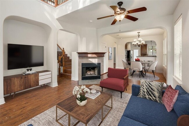 Building Photo - 1806 Crown Dr