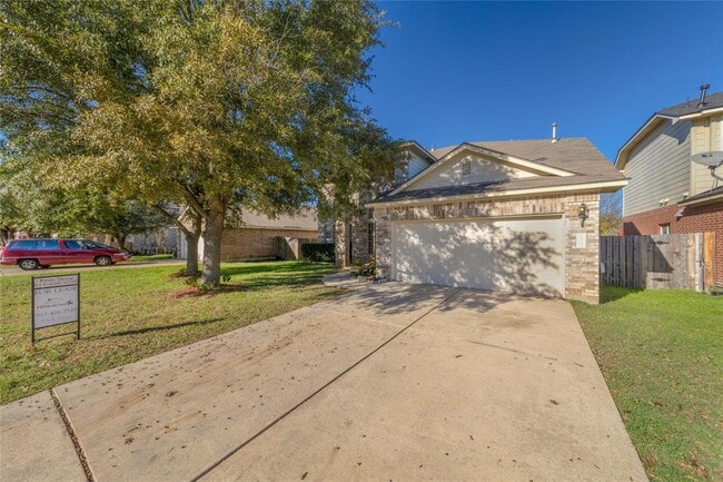 Building Photo - 2403 Branum Dr