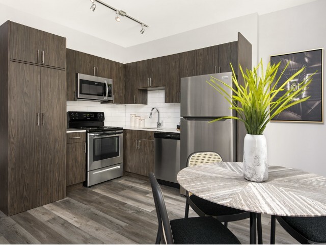 Foto principal - 180 W Lake St