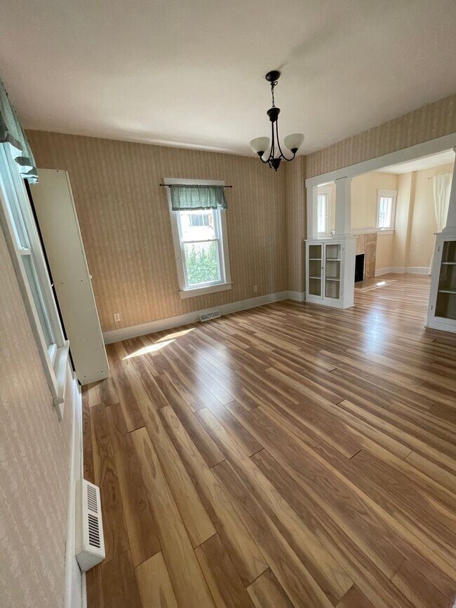 Building Photo - 2 br, 2 bath House - 447 Ash St