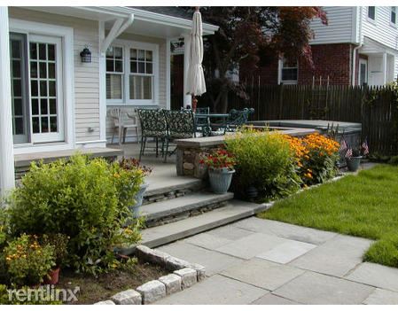 Foto del edificio - 35 Priscilla Rd