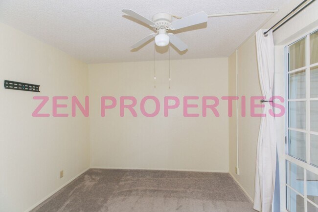 Foto del edificio - a 2 bdrm, 2 bath townhome  with 1 prkg at ...