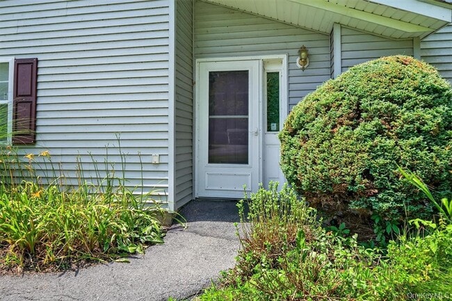 Building Photo - 226 Eagleton Dr