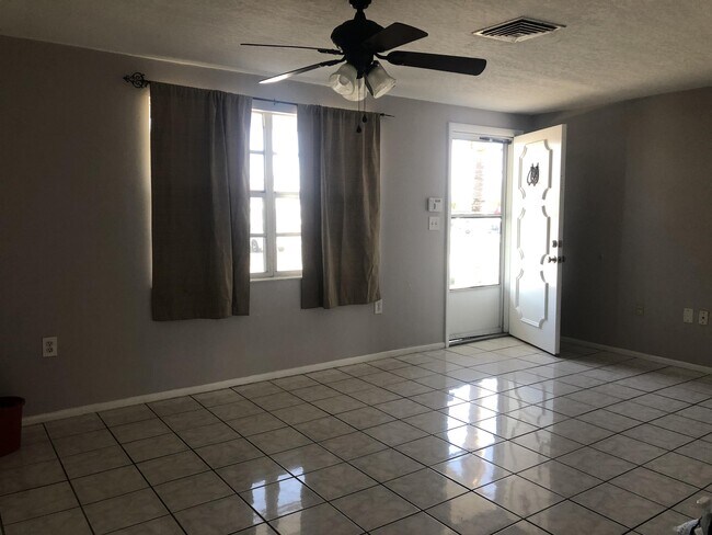 Foto del edificio - 6442 Baldwyn Ave