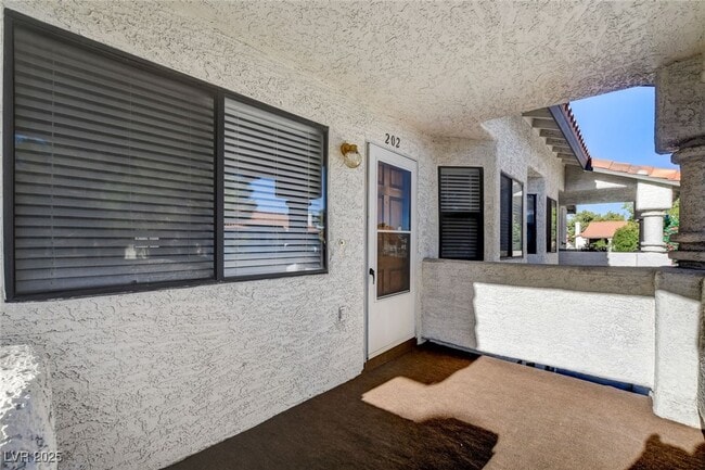 Building Photo - 2713 Otter Creek Ct