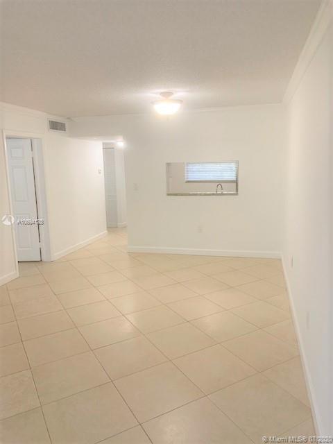 Building Photo - 10825 SW 112th Ave