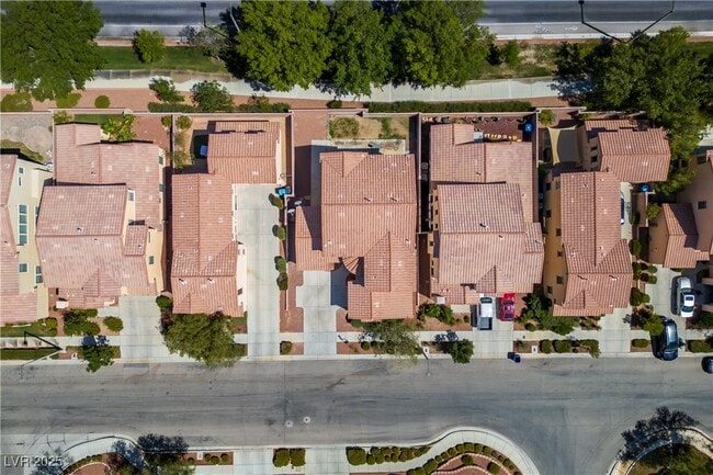 Foto del edificio - 10506 Calico Pines Ave