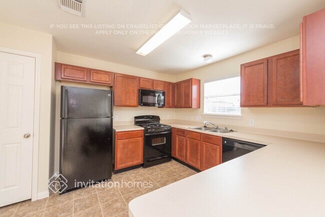 Foto del edificio - 6333 Mountain Pines Ln