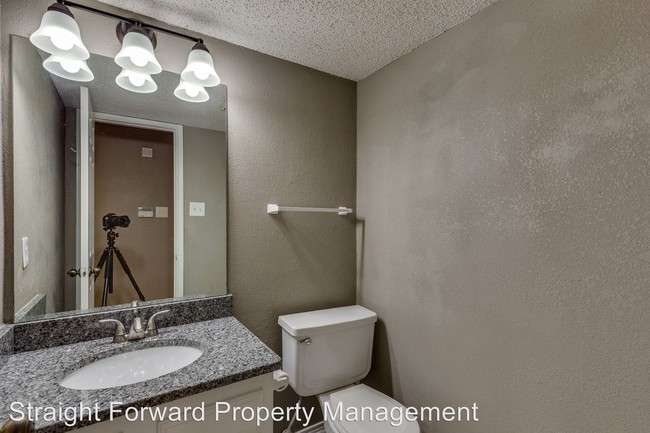 Foto del edificio - 2 br, 2.5 bath House - 10 West Meadow