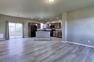 Building Photo - 440 Cholla Dr