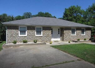 Building Photo - 91-93-93 Meadowbrook Dr