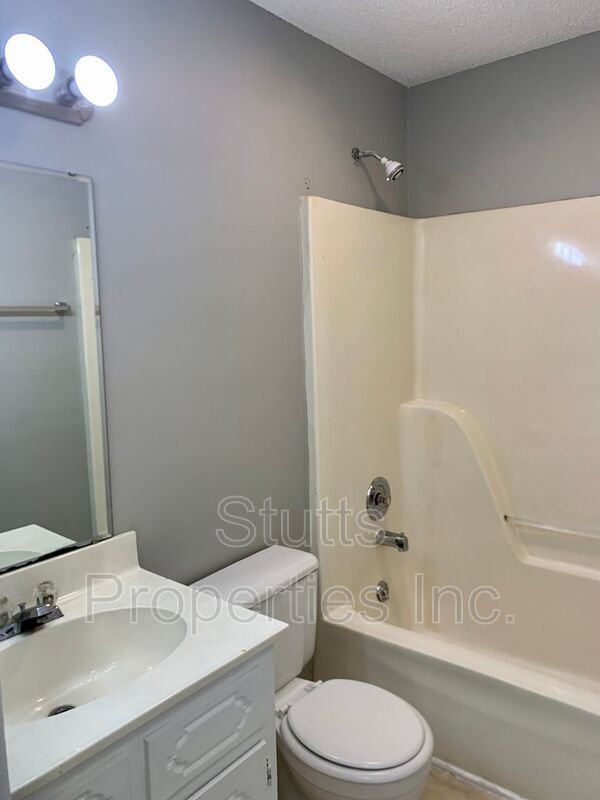 Building Photo - 108 Watts Bar St