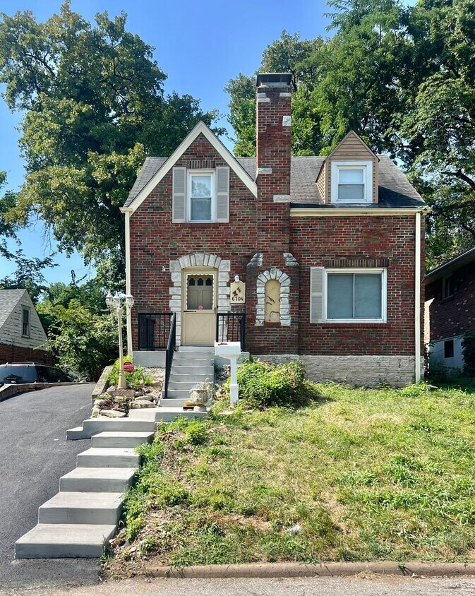 Beautiful Renovated Home with Finished Ba... - Beautiful  Renovated Home with Finished Ba...