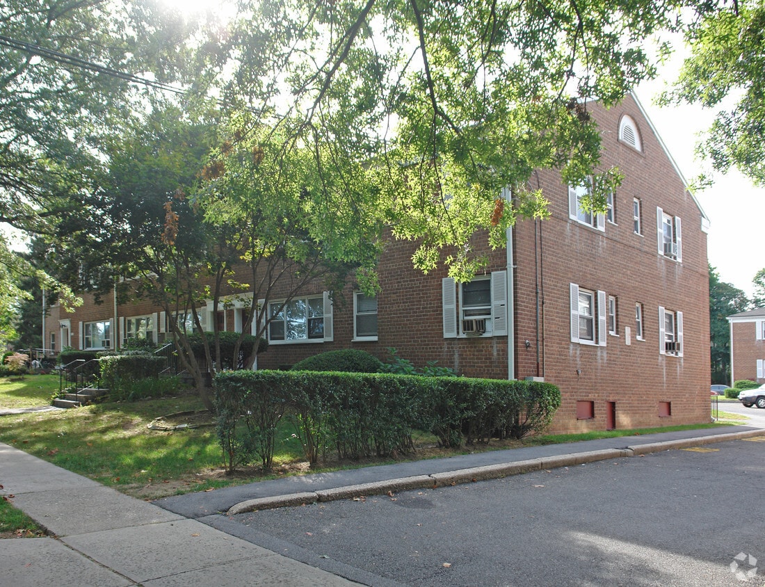 Longacre Gardens Corporation Apartments in White Plains, NY