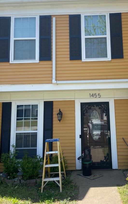 Primary Photo - 1455 Inverness Dr