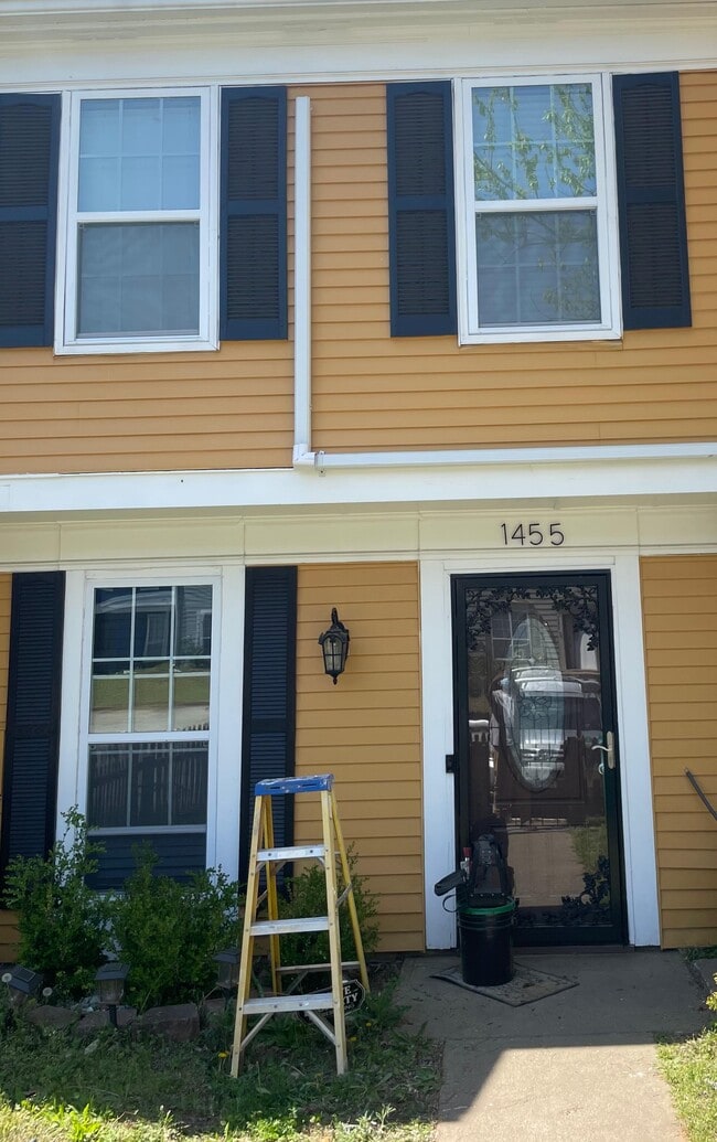 Building Photo - 1455 Inverness Dr