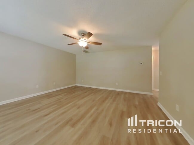 Foto del edificio - 7594 Stonebush Way