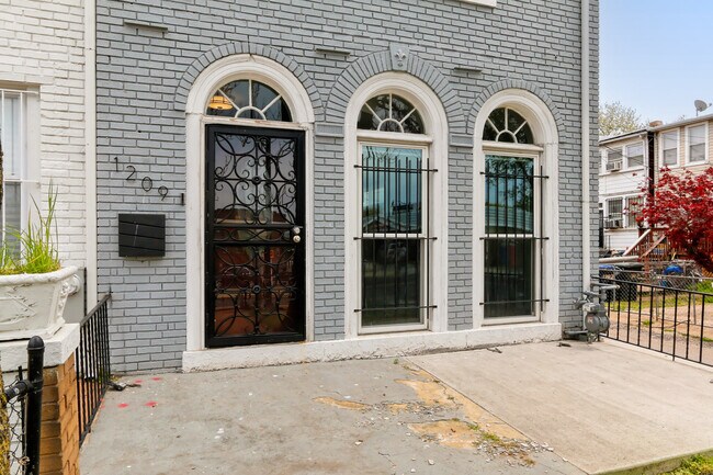 Foto del edificio - 1209 17th St NE