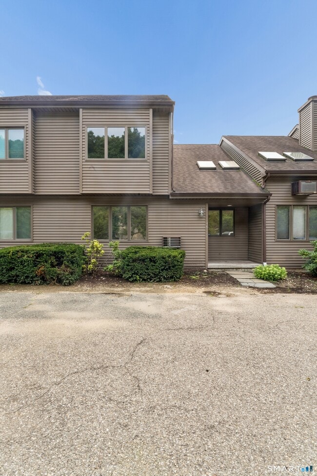 Building Photo - 46 Twin Oaks