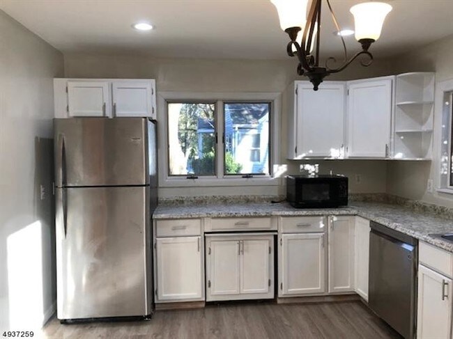 Foto del edificio - 17 Maple Ave