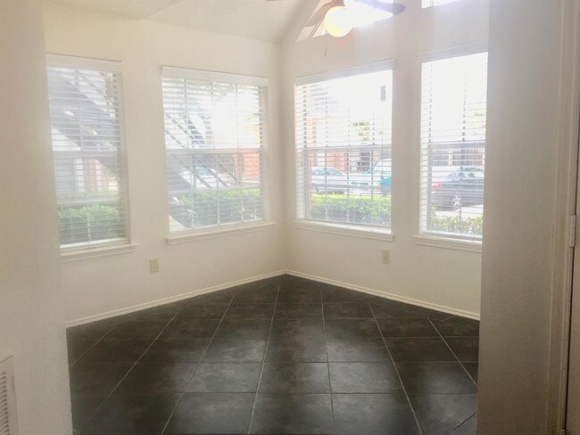 Foto del edificio - 14235 Bissonnet St