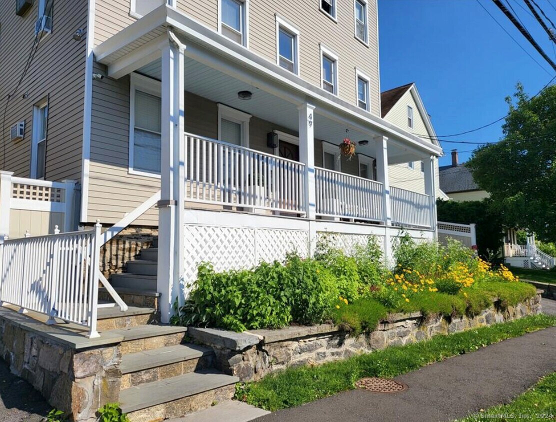 Primary Photo - 49 S Water St