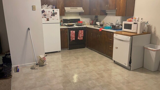 Foto del edificio - SINGLE FAMILY HOUSING -  2 bed/1 bath just...
