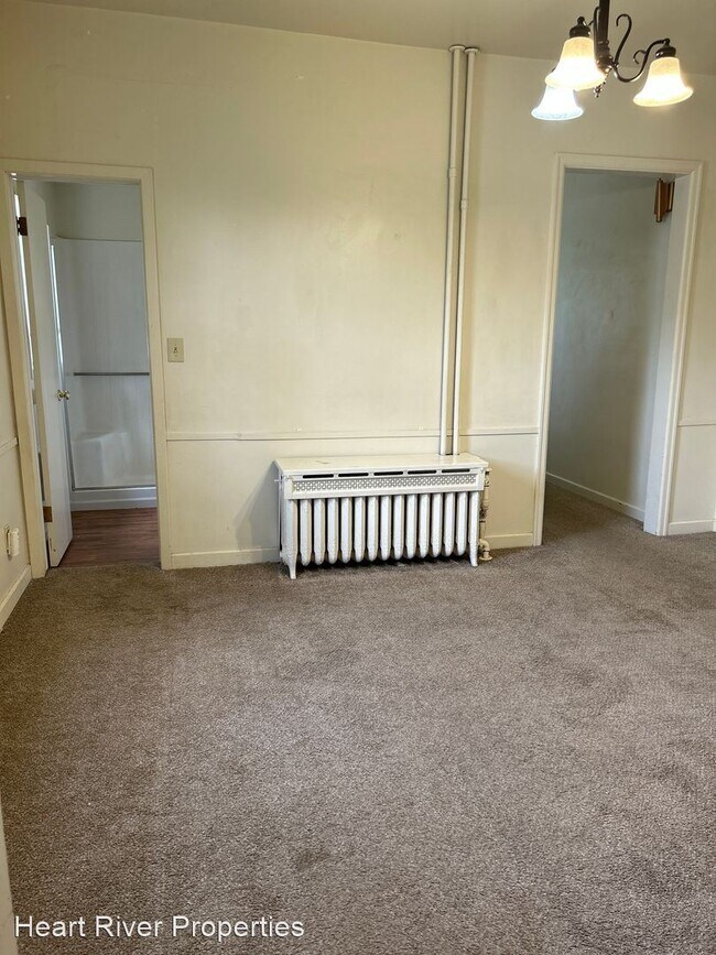 Building Photo - 2 br, 1.5 bath House - 257 5th St West