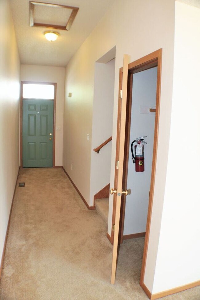 Building Photo - 1041 Scott Park Dr