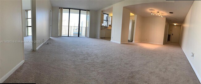 Foto del edificio - 18181 NE 31st Ct
