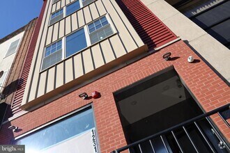 Building Photo - 1231 Vine St