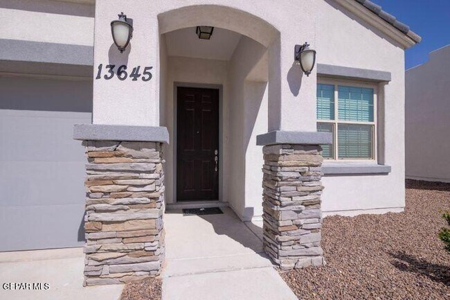 Building Photo - 13645 Samlesbury Ave