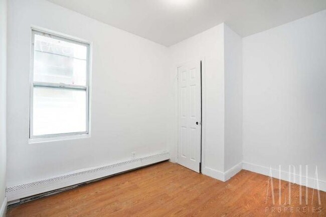 Building Photo - 3 bedroom in FAR ROCKAWAY NY 11693