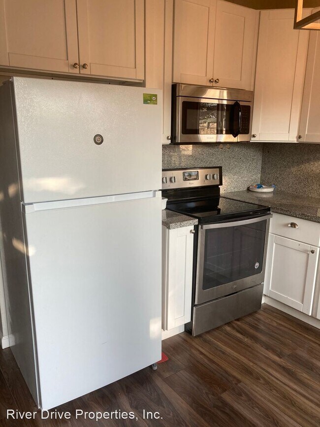Building Photo - 3 br, 2 bath House - 2620 Green Street