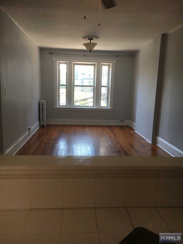 23 Russell Ave, Edgewater, NJ 07020 Room for Rent in Edgewater, NJ
