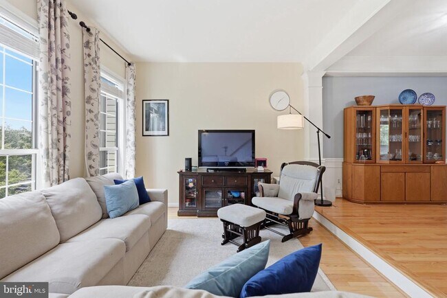 Foto del edificio - 20746 Shoreline Terrace