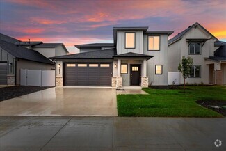 Building Photo - 16615 N Red Oak Dr
