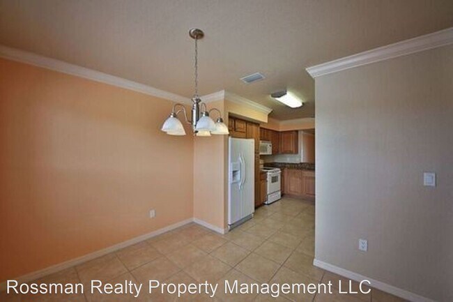 Building Photo - 3910 SW Santa Barbara Pl