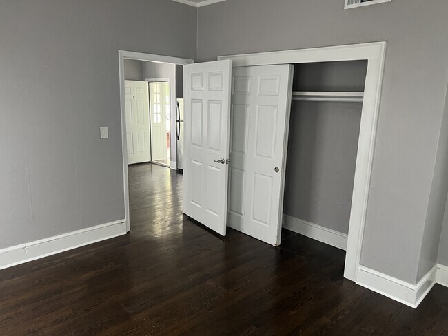 Foto del edificio - 1351 Oxford Rd NE