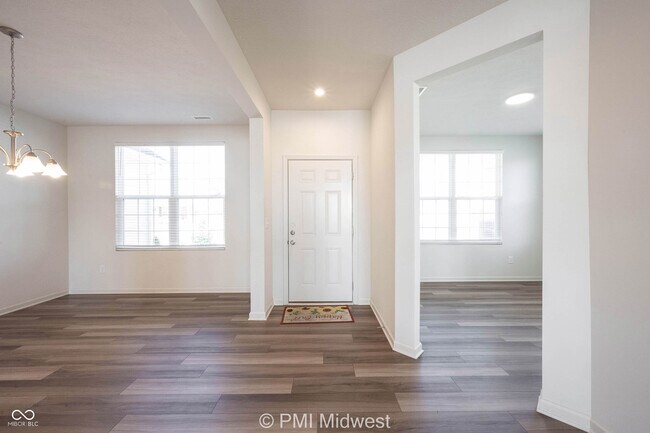 Foto del edificio - 6809 Blackwater Ln