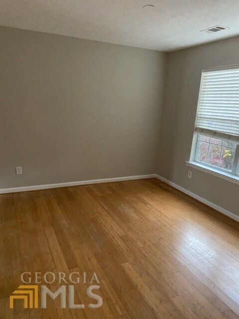 Building Photo - 3840 Walters Park Dr