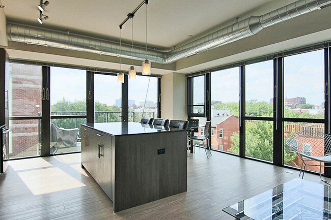 Foto del edificio - 200 W Scott St