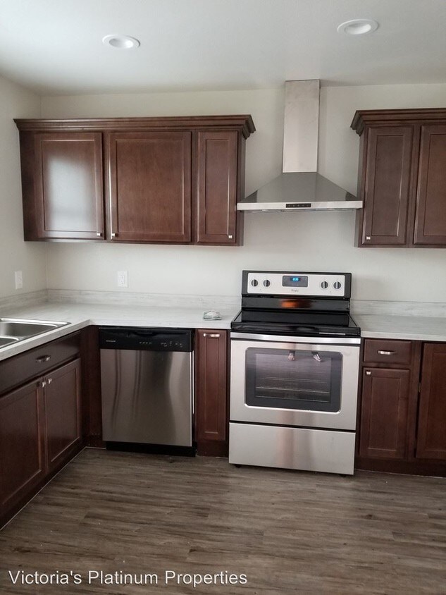 Foto principal - 807 Simpson Rd