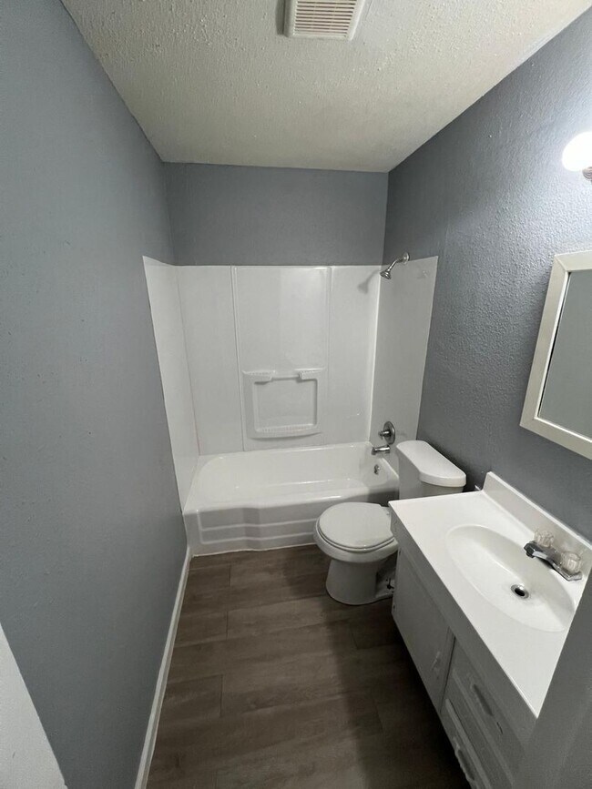 Foto del edificio - $0 First Month's Rent / $0 Deposit at Move-in