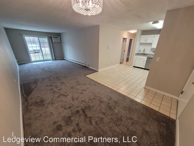 Building Photo - 2 br, 1 bath House - 377 Huse Rd. #3