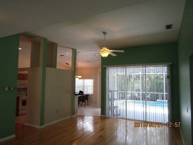 Foto del edificio - 5863 McKinley Rd